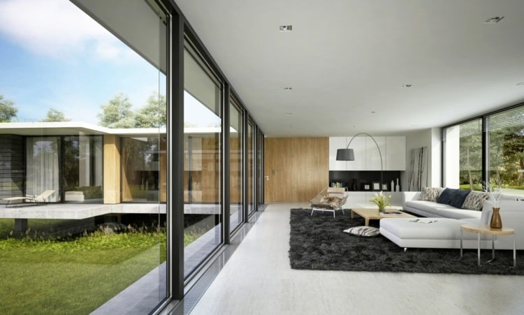 wohnzimmer ohne fernseher minimalistisch-große-fenster-garten-blick-weiß-couch