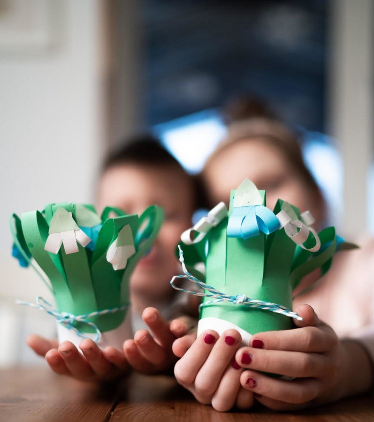 DIY Vasen mit Schneeglöckchen aus Papier Bastelidee für Kinder