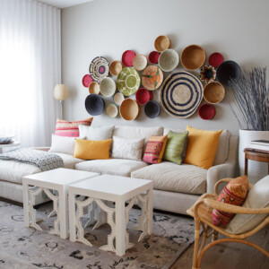 aufbewahrungskörbe-deko-wohnzimmer-deko-couch-bunt-idee