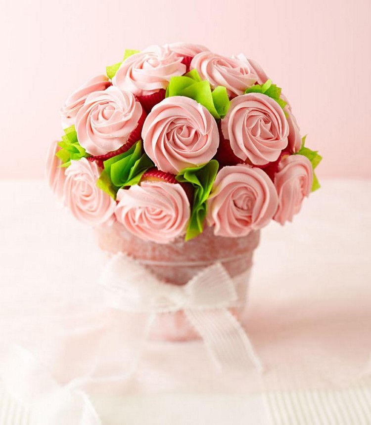 DIY Geschenkideen für die beste Freundin rosen-blumenstrauß-cupcakes