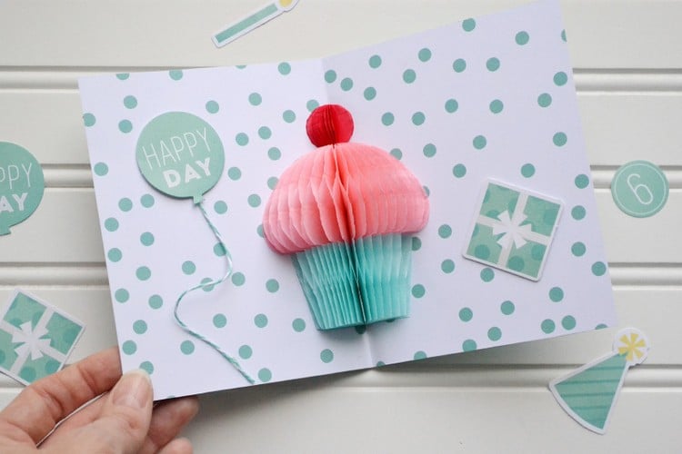 geburtstagskarten-basteln-popup-cupcake-lustige-geburtstagskarte