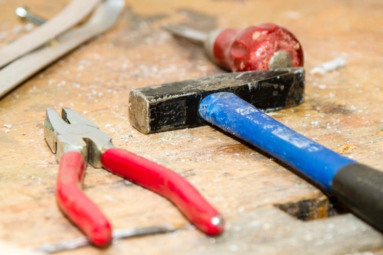 Heimwerker Werkzeuge und Zubehör -grundausstattung-hammer-zange-reparaturen
