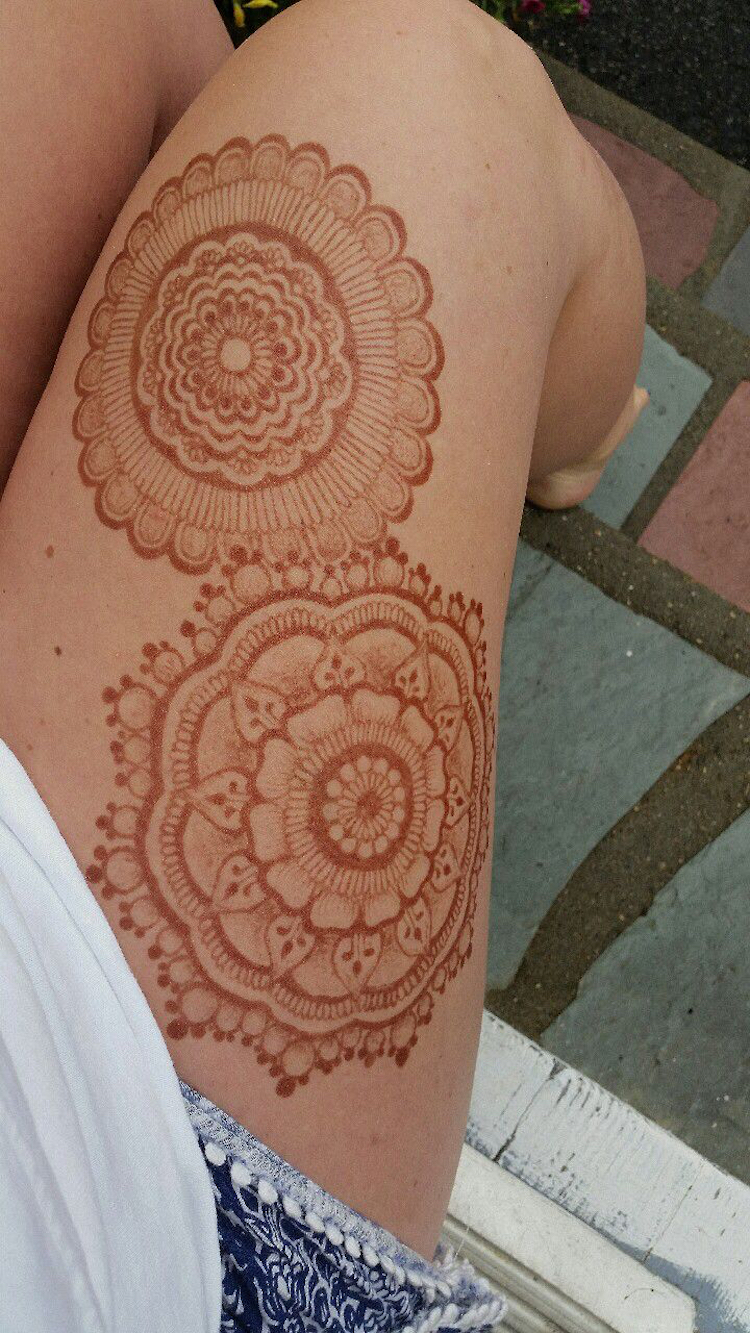 henna-tattoo-selber-machen-oberschenkel-mandala-nachher