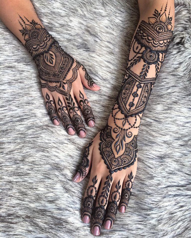 henna-tattoo-selber-machen-prachtvoll-schön-hände-bemalen