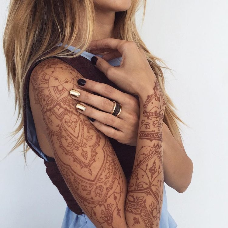 Henna Tattoo self-make-shoulder-arm-night