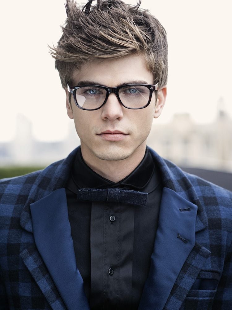 hipster-mode-herren-brille-anzug-blau-frisur