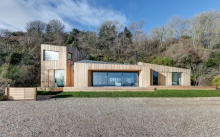 holz fassade haus-design-modern-england-holzverkleidung