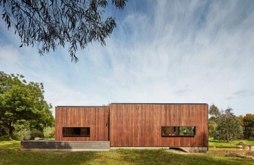 Ein kleines, modernes Hinterhof-Haus zur Ruhe und Entspannung gebaut