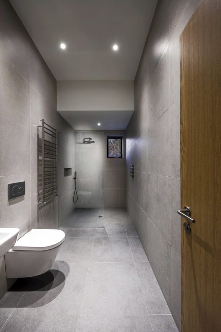 holz-fassade-wc-badezimmer-beton-optik-einbauleuchten-bodenebene-dusche