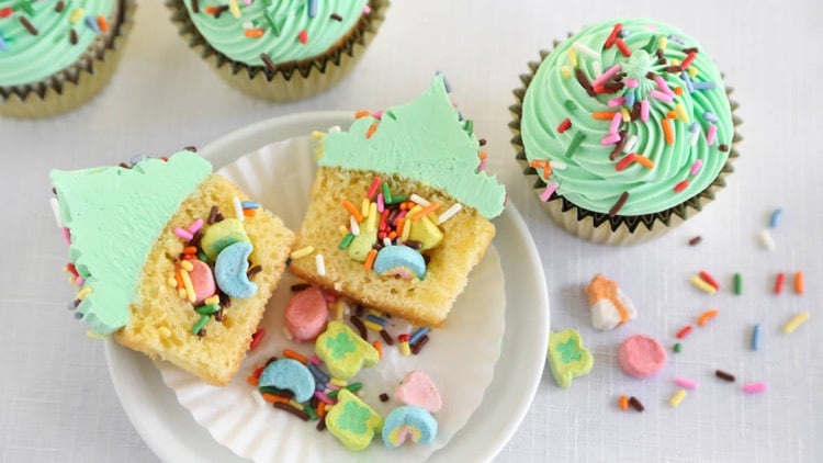 Kleine Osterüberraschung selber-machen-kinder-sußigkeiten-zuckerstreusel-cupcakes