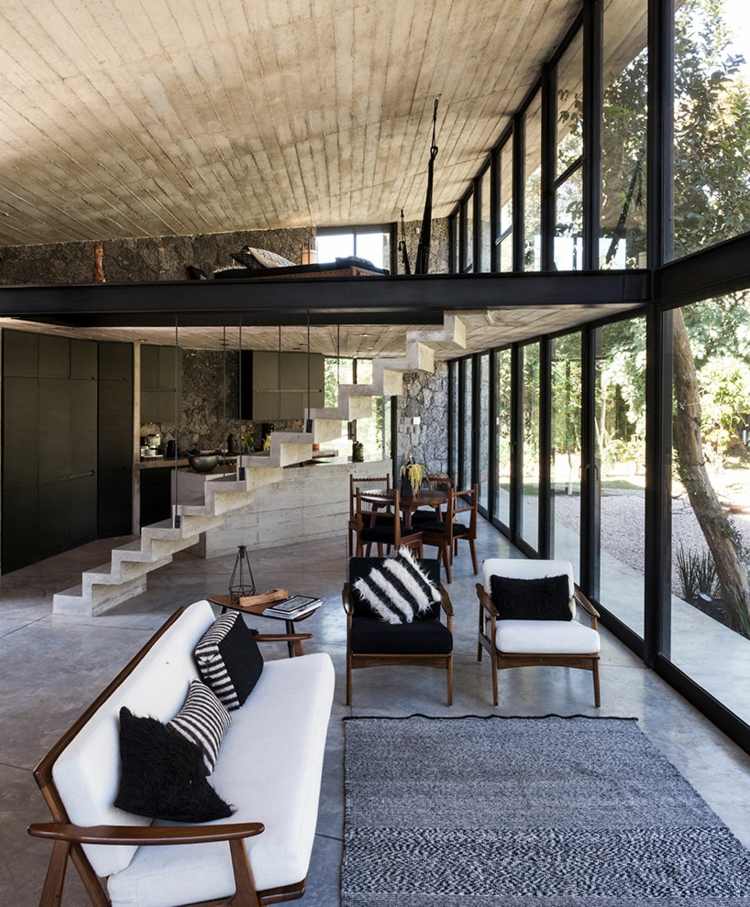 naturstein wand wohnzimmer-sitzbereich-holz-möbel-beton-treppe