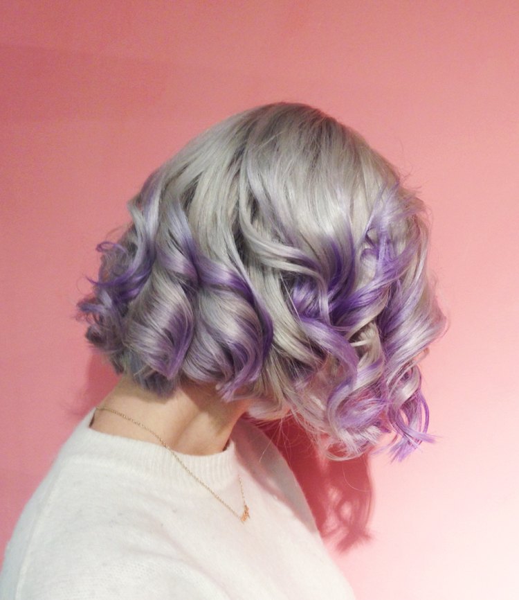ombre-bob-pastellfarben-grau-violett-wellen-haare
