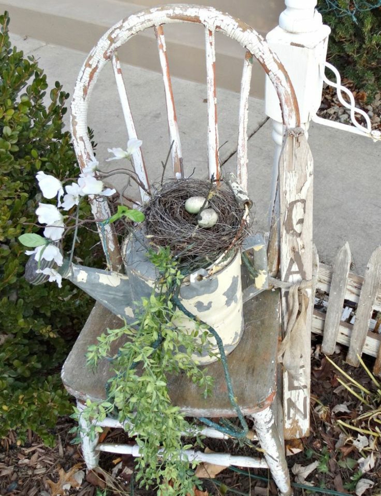 Shabby Chic im Garten gestalten mit originellen Möbeln und