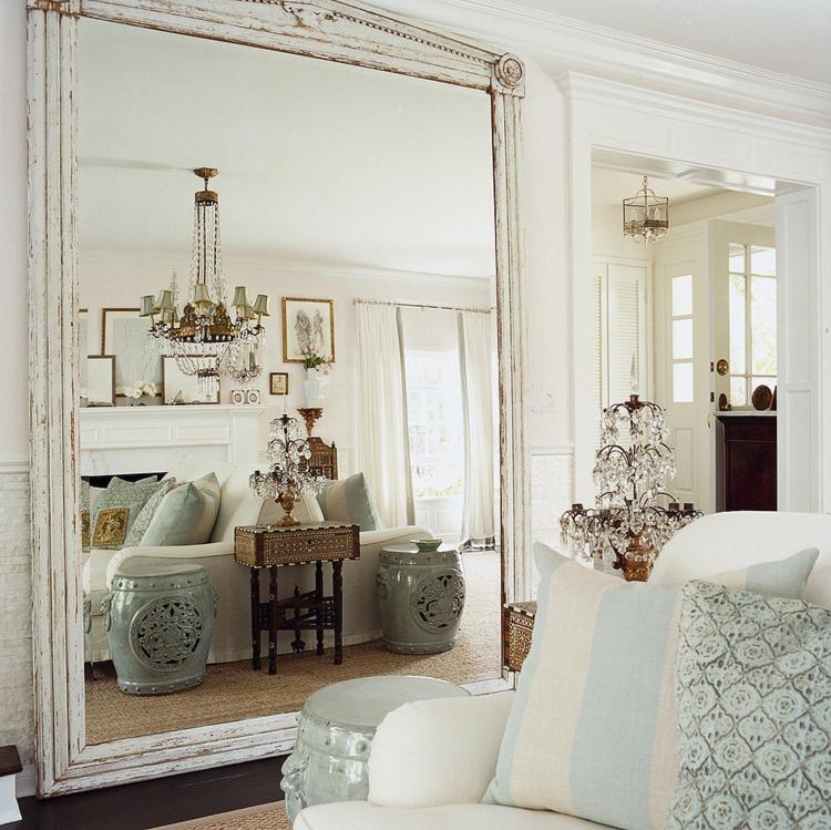 spiegel im wohnzimmer stehspiegel-vintage-weiß-groß-gestaltung