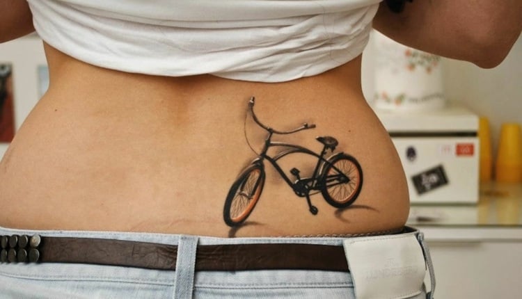 3d-tattoo-rücken-design-fahrrad-schwarz-rot-frauen