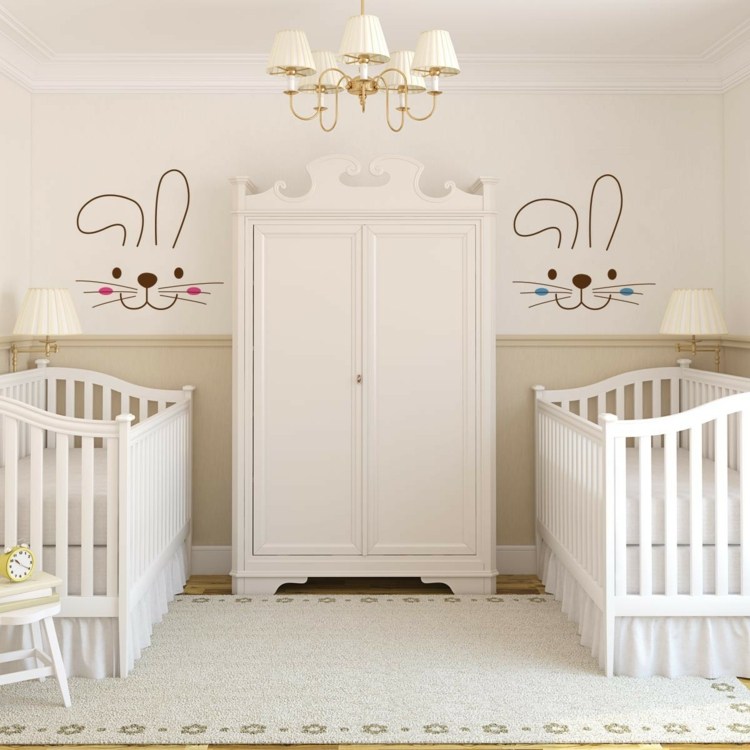babyzimmer für zwillinge schlicht-romantisch-vintage-mädchen-wandbilder-hasen-kleiderschrank