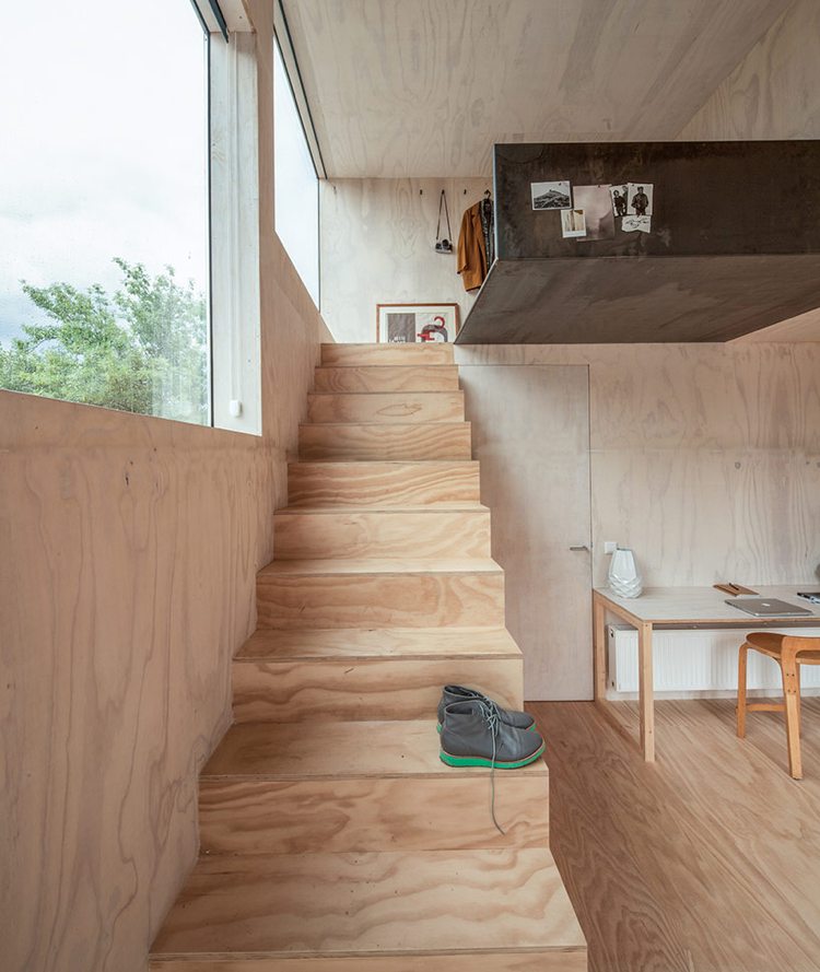 baumhaus-minimalistisch-gästehaus-holz-innenausbau