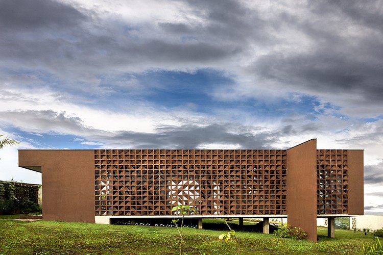 Dekorative Fassadengestaltung durchlöcherte-ziegelsteine-cobogo