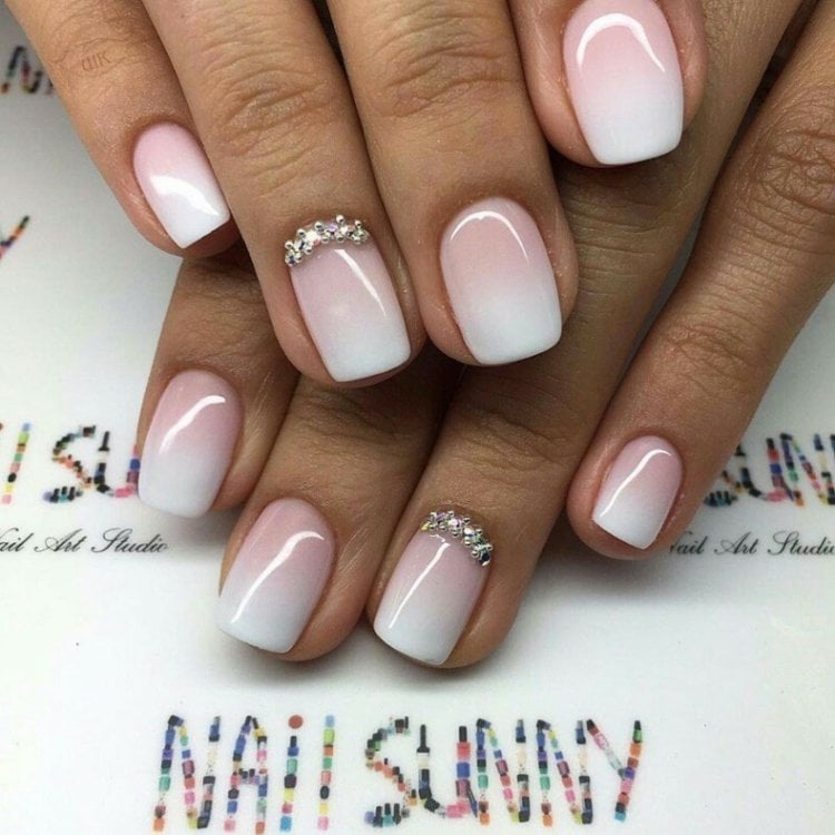 french-nails-ombre-perlen-silber-weiß-rosa-kurz-quadratisch