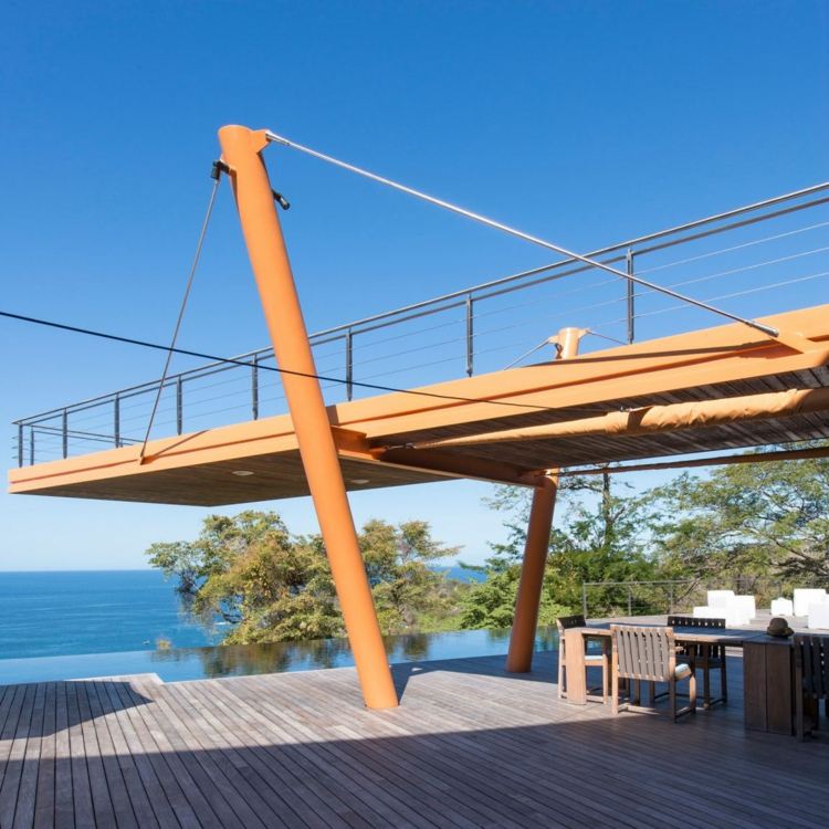 infinity-pool-überdachung-balkon-modern-möbel-essbereich