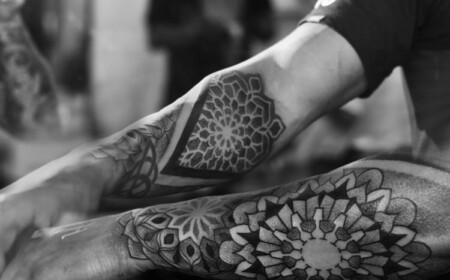 mandala-tattoo-arme-dotwork-blackwork-kunstvoll