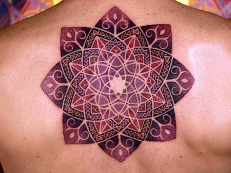 mandala-tattoo-farbe-rot-lila-symbol