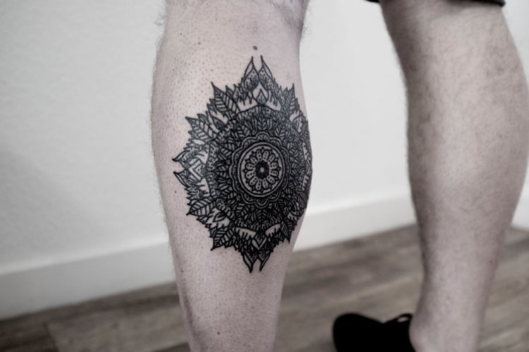 mandala-tattoo-waden-schwarz