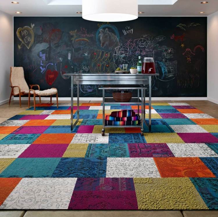 patchwork teppich ideen-farben-bunt-tafel-wand-modern