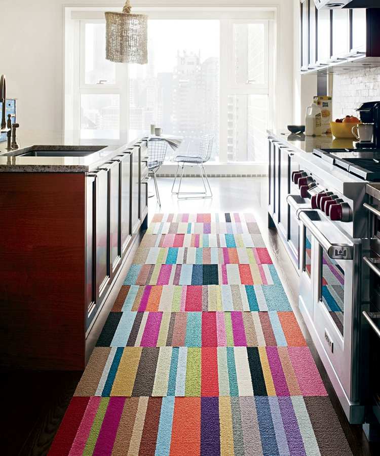 patchwork-teppich-küche-bunt-streifen-dekoration-farben