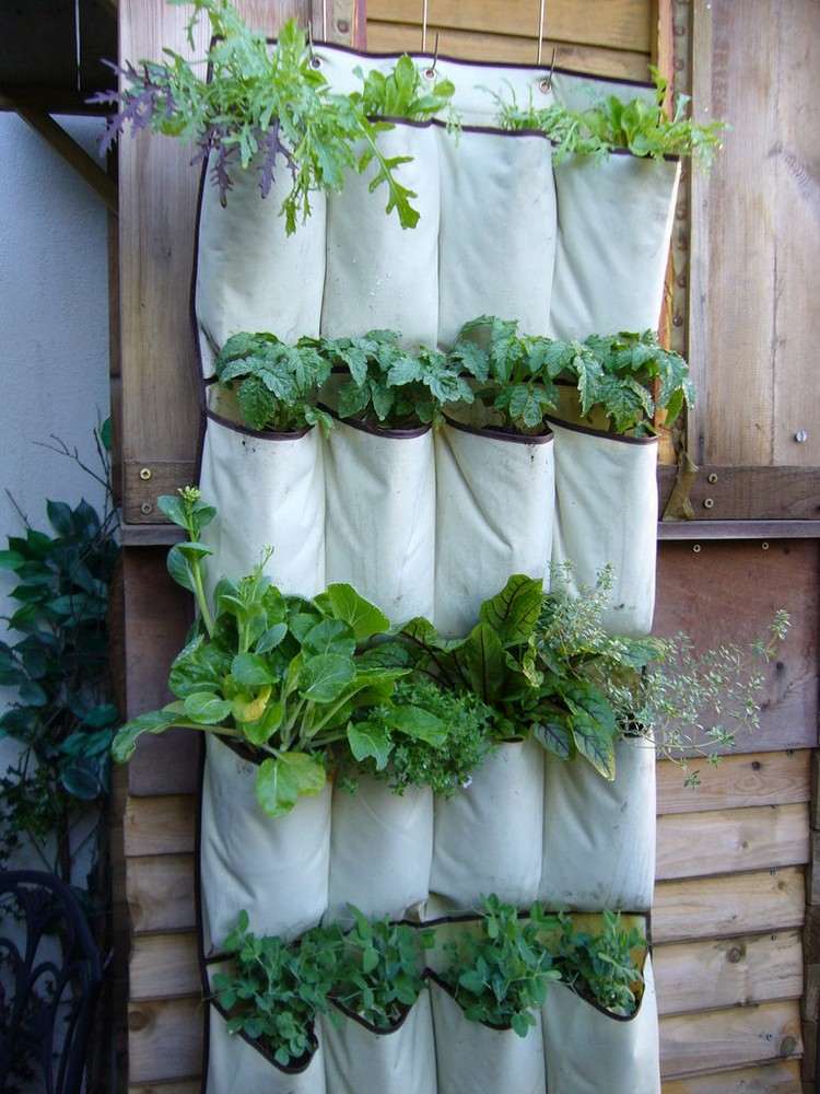 vertikale-bepflanzung-garten-hängeorganizer