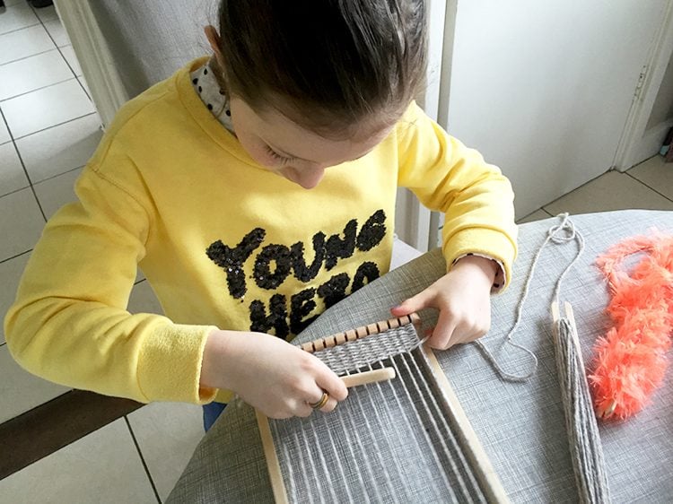 Weben mit Kindern -anleitung-holzrahmen-handwerk-selber-machen