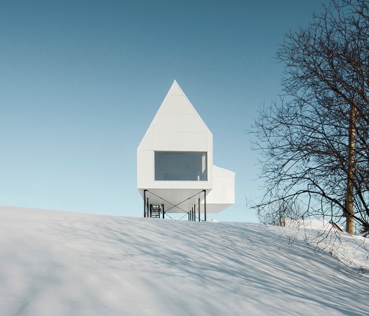 weißer beton high-house-quebec-design-winter-urlaub
