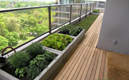 balkon-garten-gestalten-salat-schatten-hochbeet