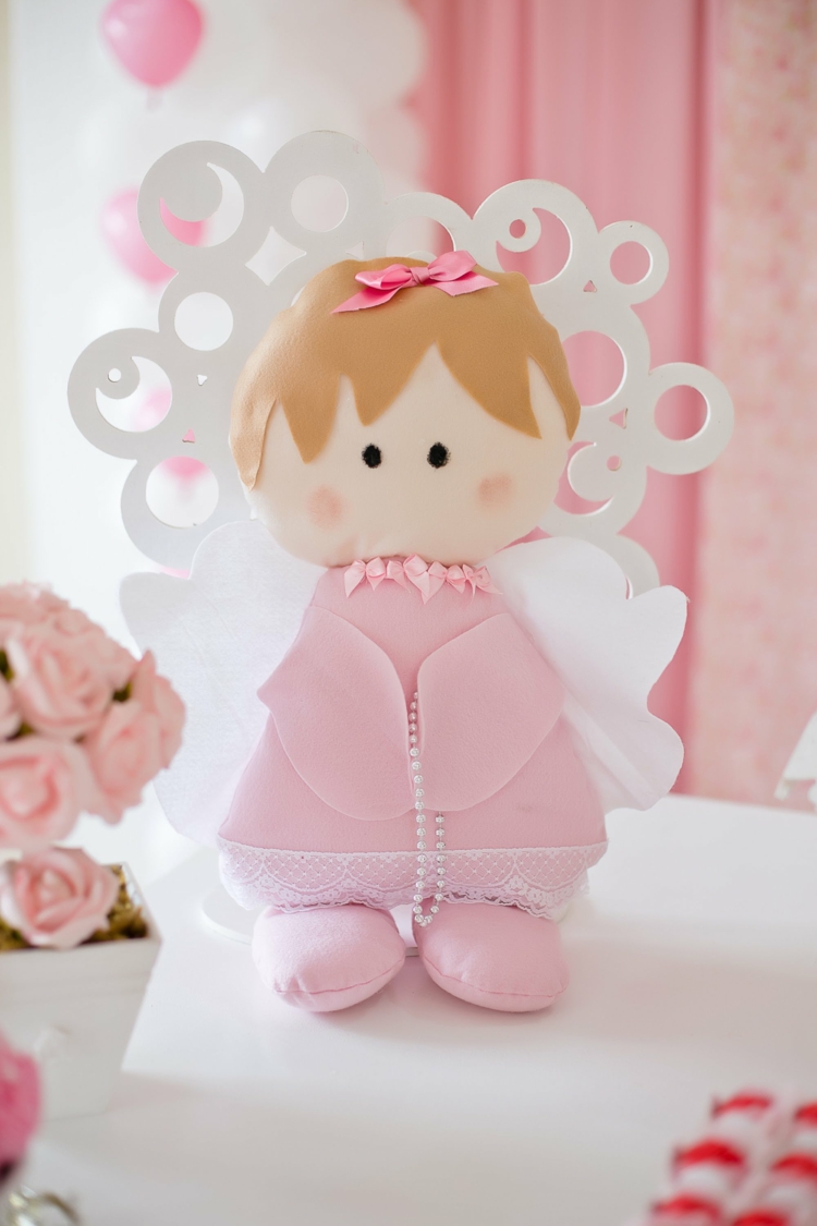 engel-tischdeko-mädchen-taufe-tischdeko