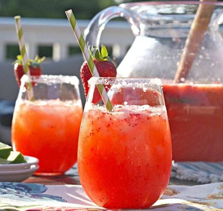erdbeeren-eis-kindercocktail-alkoholfrei