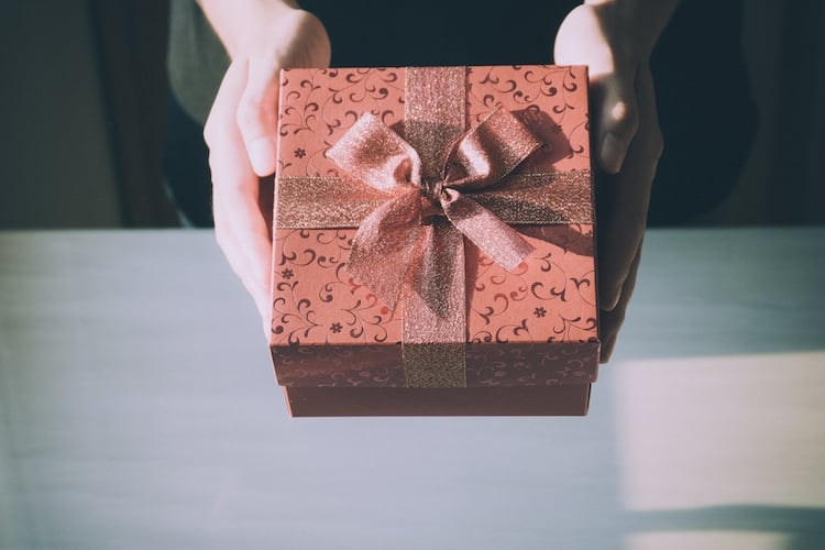 geschenk-muttertag-geschenkideen-mutter-schenken-aufmerksamkeit-geschenkbox