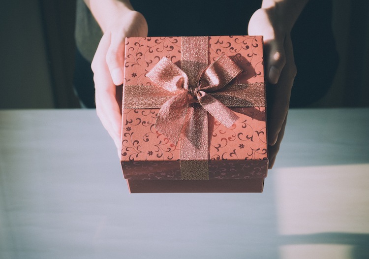 Geschenk zum Muttertag -geschenkideen-mutter-schenken-aufmerksamkeit-geschenkbox