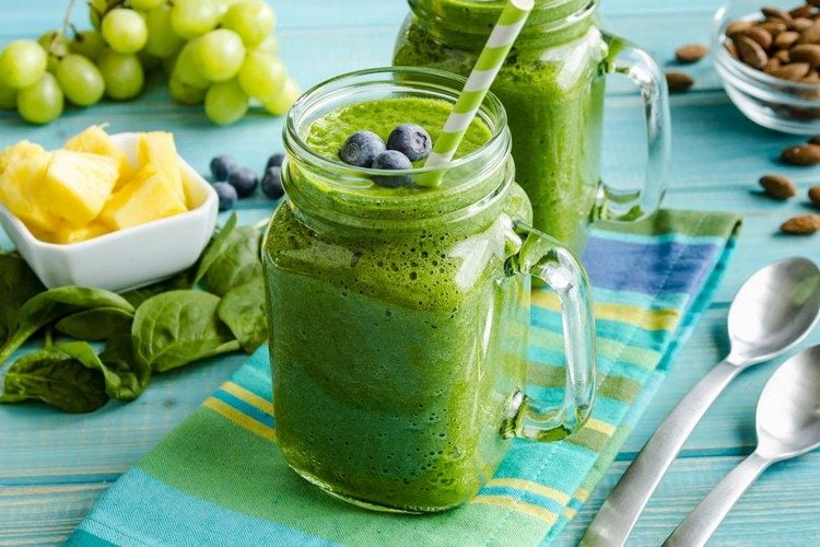 gesunde-frühstücksideen-grüner-smoothie