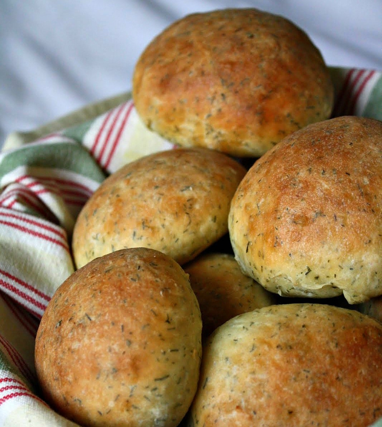 kräuter-eier-dill-brötchen