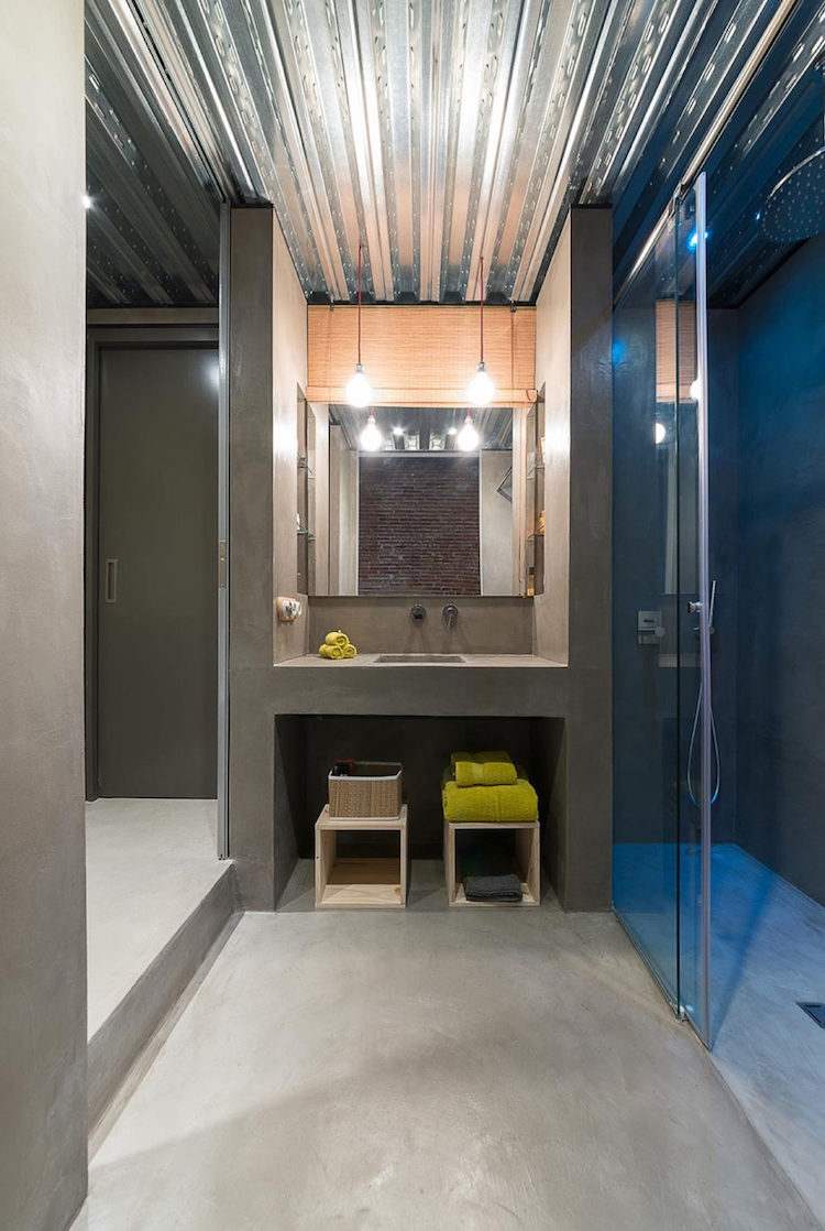 loft-stil-rustikal-wohnung-barcelona-beton-badezimmer-waschbecken