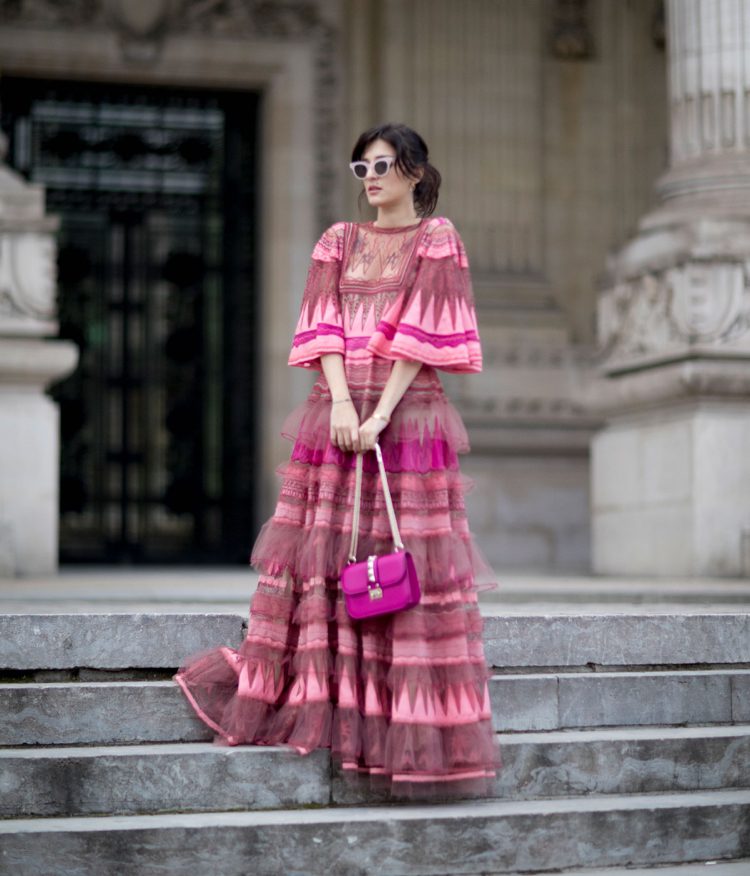 sommer outfits damen -heisse-trends-stylingtipps-pink-rüschen
