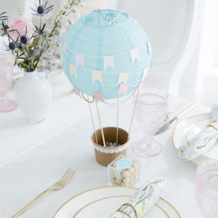 Heißluftballon basteln Hochzeit Tischdeko Idee