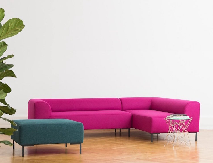 Sofa Design -aussergewöhnliches-raumsituation-ecksofa-rosa-fiksiafarbe