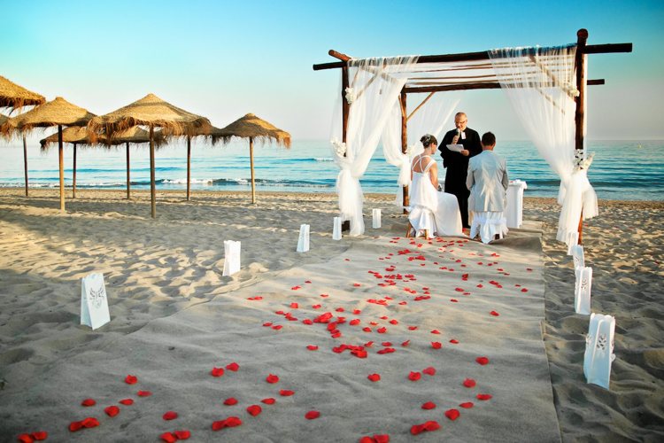 Strand Brautkleider -strandhochzeit-romantisch-trauung