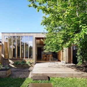 hausanbau-holz-modern-terrasse-garten