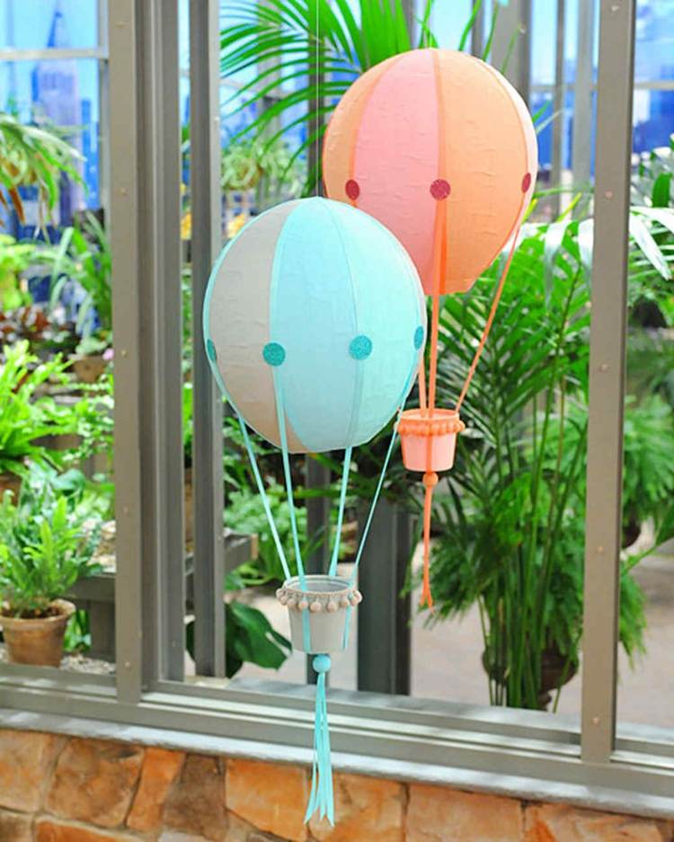 heißluftballon-pappmache-dekoration-bunt