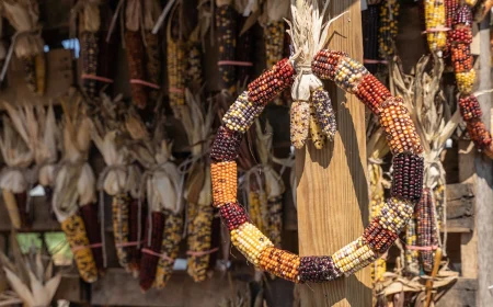 Herbstkranz basteln mit Maiskolben