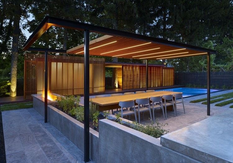 Poolhaus aus Holz modern-terrassenüberdachung-sitzbereich