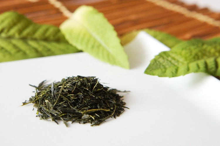 Grüner Tee zum Abnehmen - Hilfreiche Tipps, Sorten und ihre Wirkung