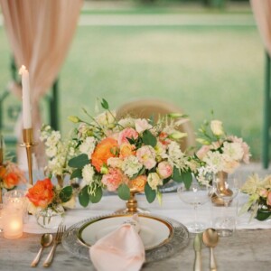 hochzeitsideen für die feier sommer-tipps-location-deko-blumen